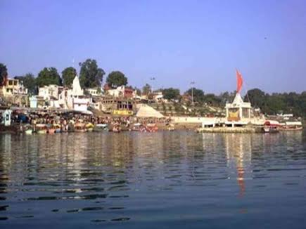 बड़ी खबर: जबलपुर के ग्वारीघाट स्थित आश्रम से मिले 10 कोरोना पॉजिटिव 22 images 95