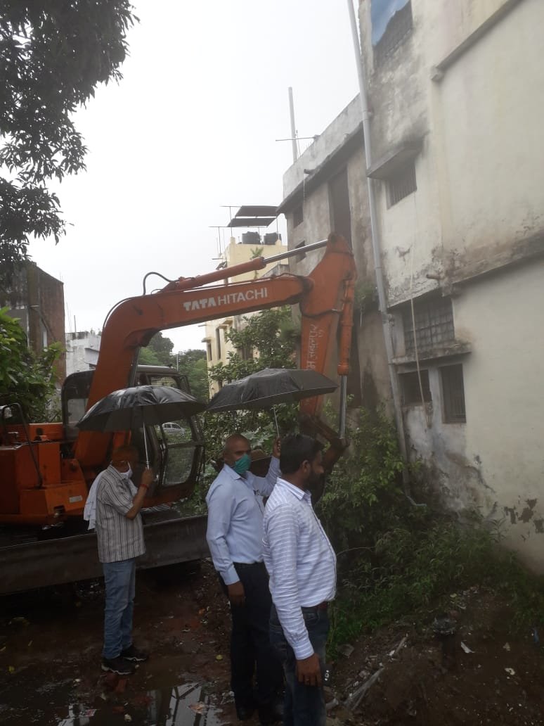 Jabalpur: निगमायुक्त के प्रयासों से सुभाष नगर कॉलोनी के नागरिकों को मिली गंदगी से राहत 1 IMG 20200923 WA0009