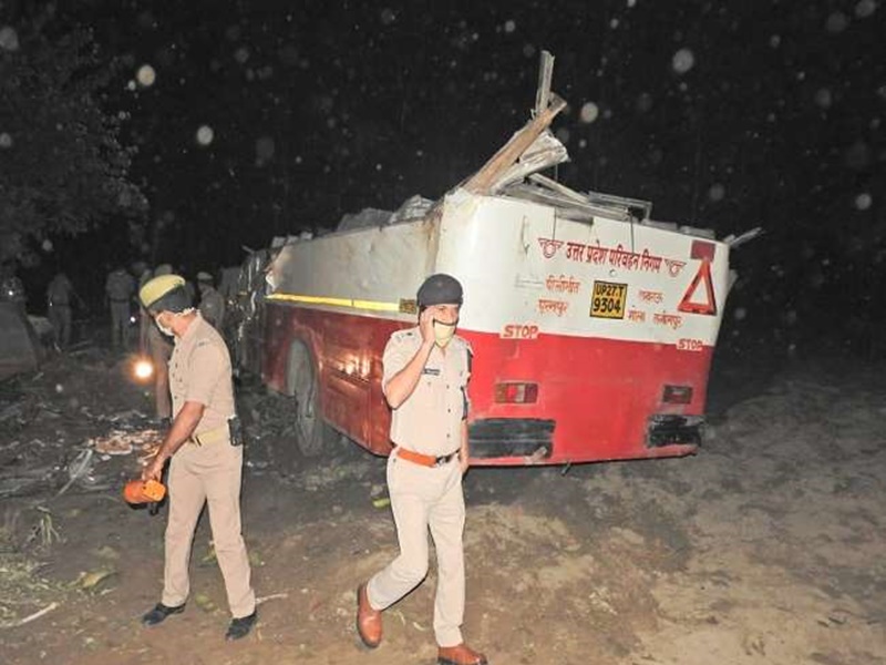 17 10 2020 pilibhit bus accident17