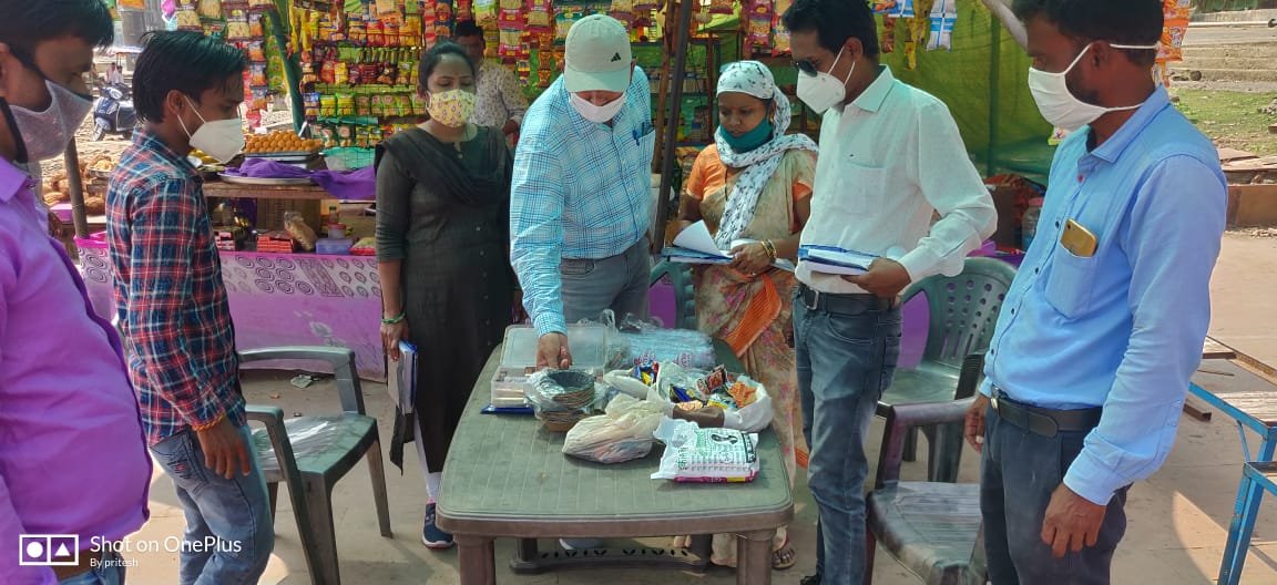 जबलपुर: प्रतिबंधित पॉलिथीन उपयोग करने वाले दुकानदारों के विरुद्ध सख्त कार्रवाई 1 bajar