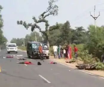 पूरा परिवार बाइक से जा रहा था भंडारे में स्कार्पियो ने कुचला, 4 की मौत 16 n225857112d07176a5ef5d51334f6e8745c28307a6cc7027d7aaec5203a6cfe0d5433f0c83