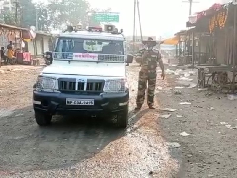 झाबुआ में टीआई बने शोले के गब्बर, एसपी ने जारी किया नोटिस 18 18 11 2020 ti jhabua dangi