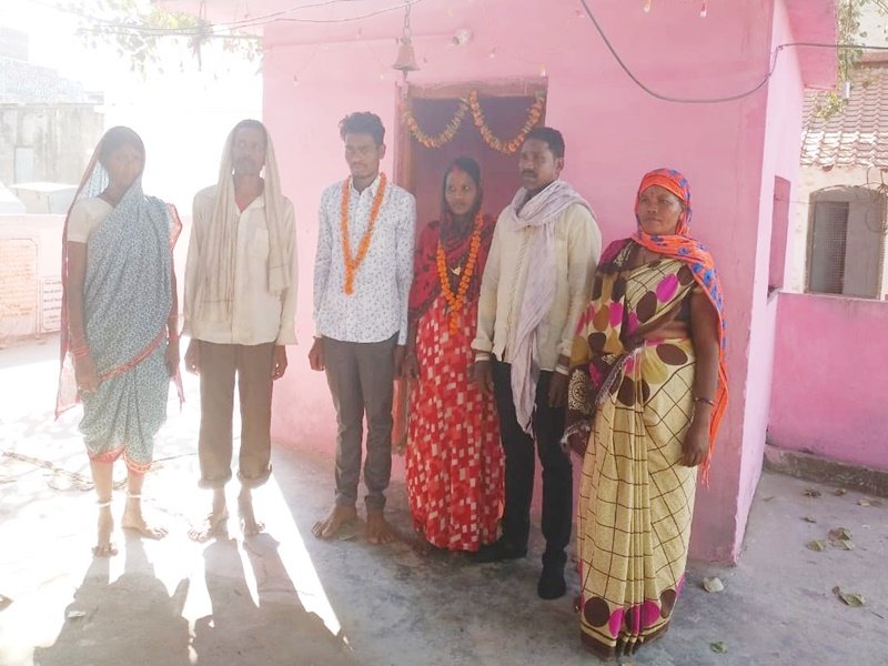 सगाई के बाद शादी से मुकरा दूल्हा, पुलिस ने थाना परिसर में कराया विवाह 17 20 11 2020 betul crime marriage