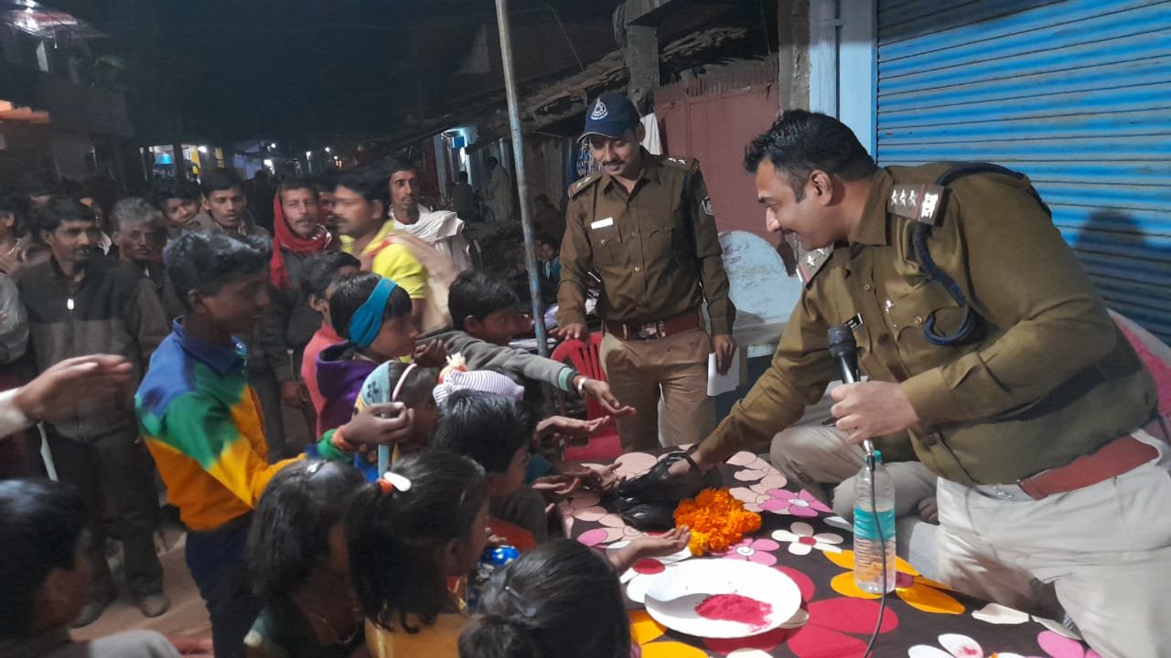 Katni: बरही पुलिस की सामुदायिक पुलिसिंग, ग्राम कुनवा में TI ने लगाया चलित थाना 12 IMG 20201108 WA0027