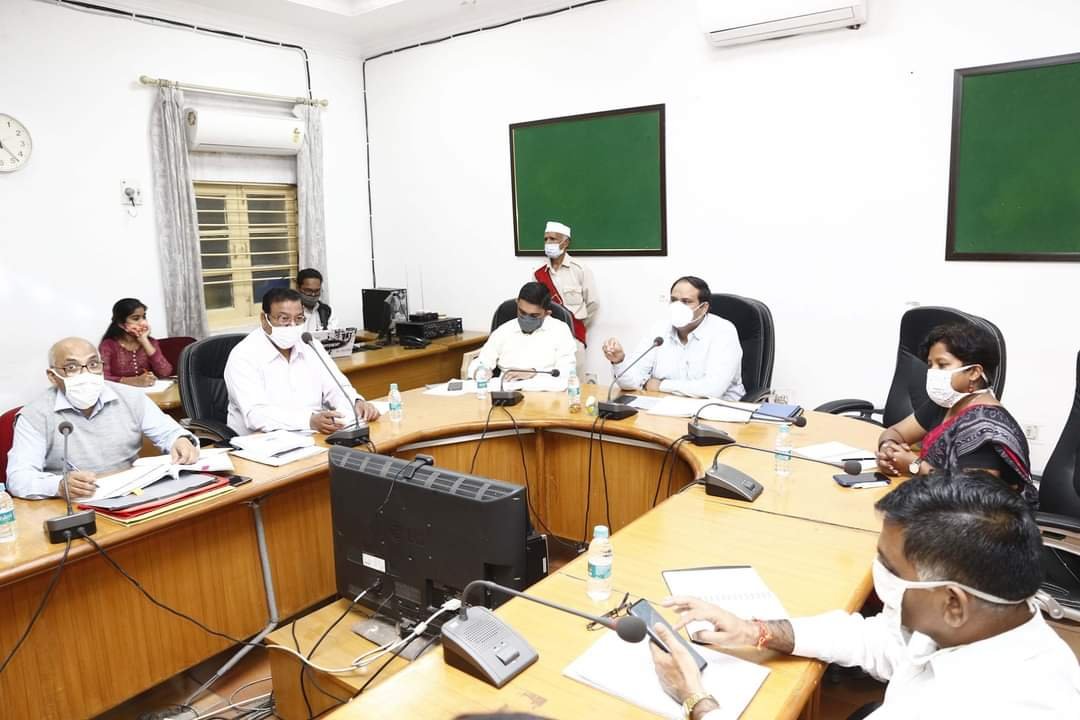 कलेक्टर बोले- जबलपुर को आत्मनिर्भर बनाने के लिये चरणबद्ध कार्ययोजना तैयार करें 16 IMG 20201120 WA0020