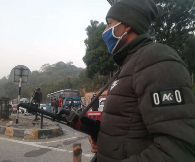ban_toll_plaza_encounter_security_tighten