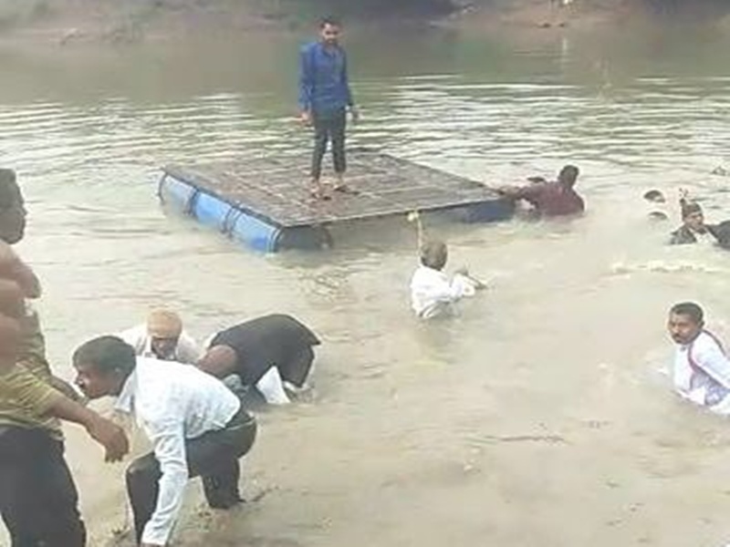 12 12 2020 ujjain hadsa boat12