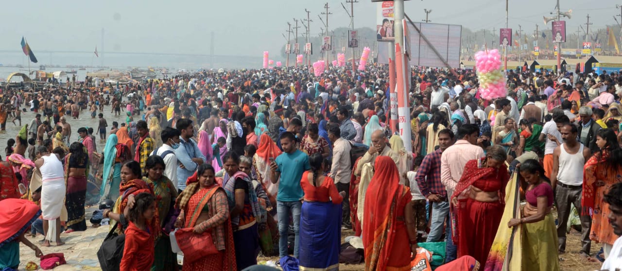 अचला सप्तमी पर संगम पर उमड़ी भीड़- श्रद्धालुओं ने किया दान। 62 IMG 20210219 WA0016