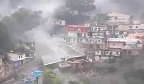उत्तराखंड: देवप्रयाग में बादल फटने से मची तबाही, कई दुकानें क्षतिग्रस्त, आईटीआई का भवन ध्वस्त 22 badal fate dew pryag
