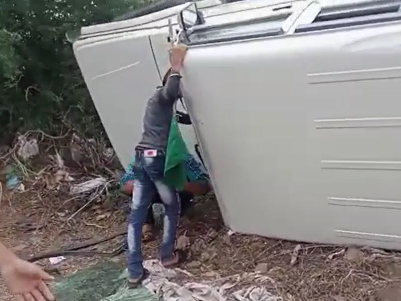 Uttar Pradesh: यमुना एक्सप्रेसवे पर भयानक सड़क हादसा, बस और कार की टक्कर में पांच लोगों की मौत, 6 घायल 22 17 06 2021 minister vishwas saran hadsa