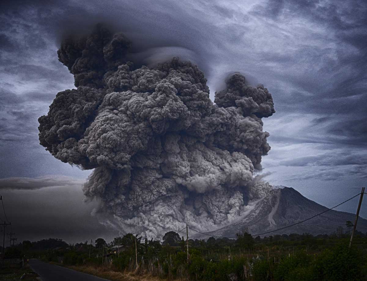 A volcano is erupting again in Japan 4 volcano