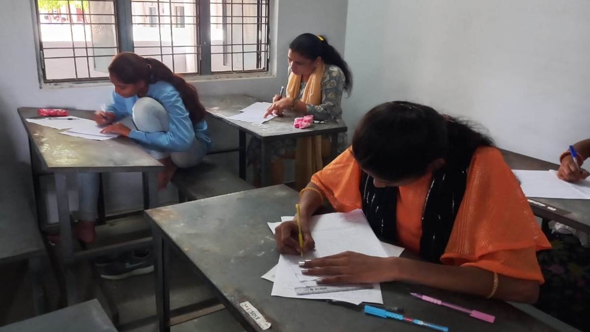 School Exam: Science के पेपर में एसिड की स्पेलिंग सहित 93 अशुद्धियां, मुरैना में शिक्षकों की बड़ी लापरवाही 1 29 06 2023