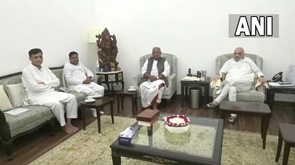jitan ram manjhi and santosh suman with amit shah 1687346076