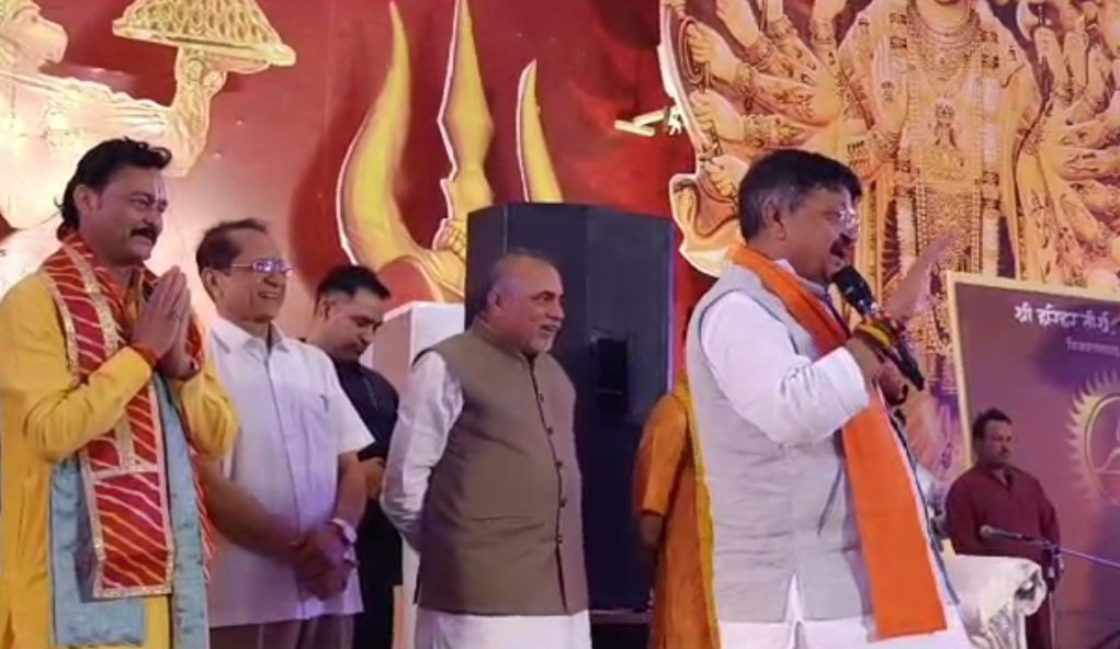 VIDEO: भारत की संस्कृति को विकृति में बदलने का षड्यंत्र ऐसे धार्मिक आयोजनों के कारण कभी सफल नही होगा: कैलाश विजयवर्गीय 1 wp 1686841654219