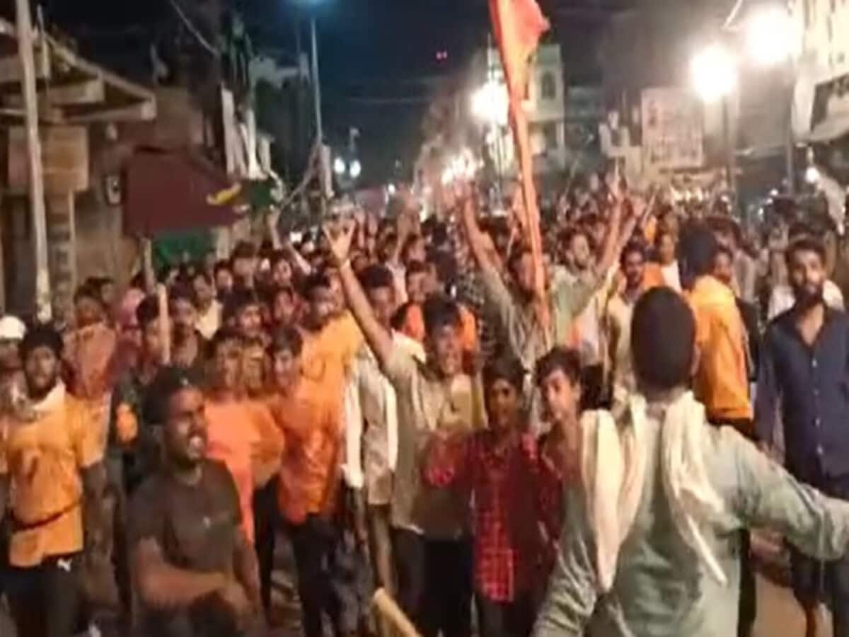 stone pelting at kanwar yatra in khandwa after the altercation the atmosphere deteriorated the polic 1691429310