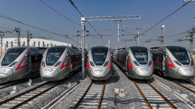 RapidX Train: आते ही रैपिडएक्स ने मचा दी धूम, पहले दिन सफर करने टूट पड़े इतने यात्री 22