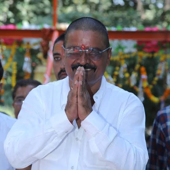 अब ये भी गजब खबर: निर्दलीय लड़ रहे भाजपा पार्षद तथा एमआईसी सदस्य संतोष शुक्ला को कांग्रेस ने किया निष्कासित 24 images 2