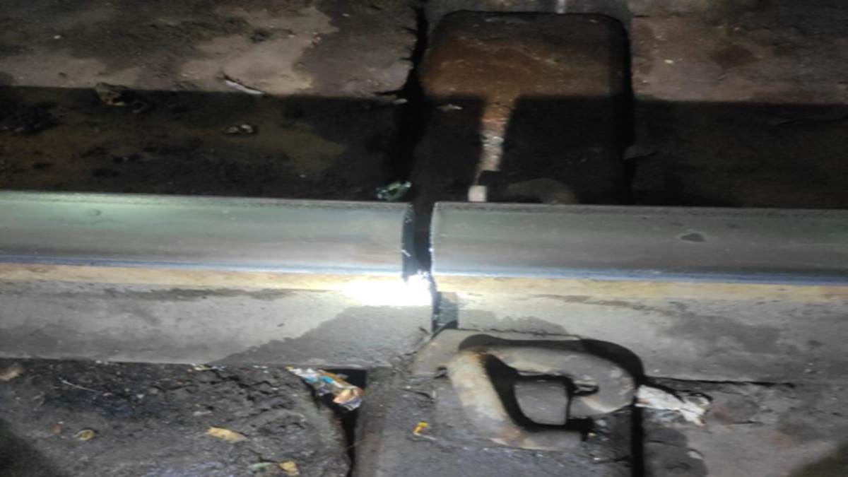 19 12 2023 cracked track