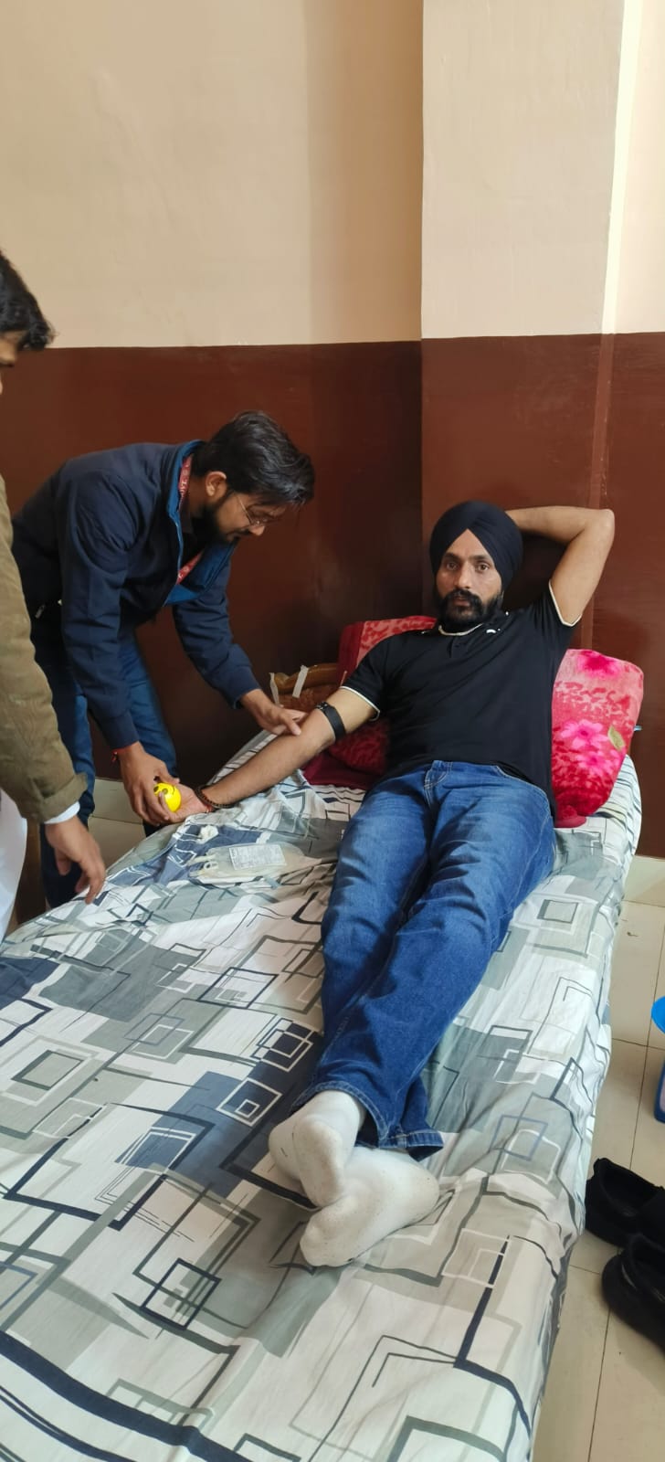 साहिबजादों के शौर्य को कटनी करता है नमन: रक्तदान कर दी श्रद्धांजलि "वीर बाल दिवस"जो ’धर्म के लिए हुए बलिदान, मुगलों के सामने नहीं झुकने दी खालसा की शान 23 IMG 20231226 WA0008