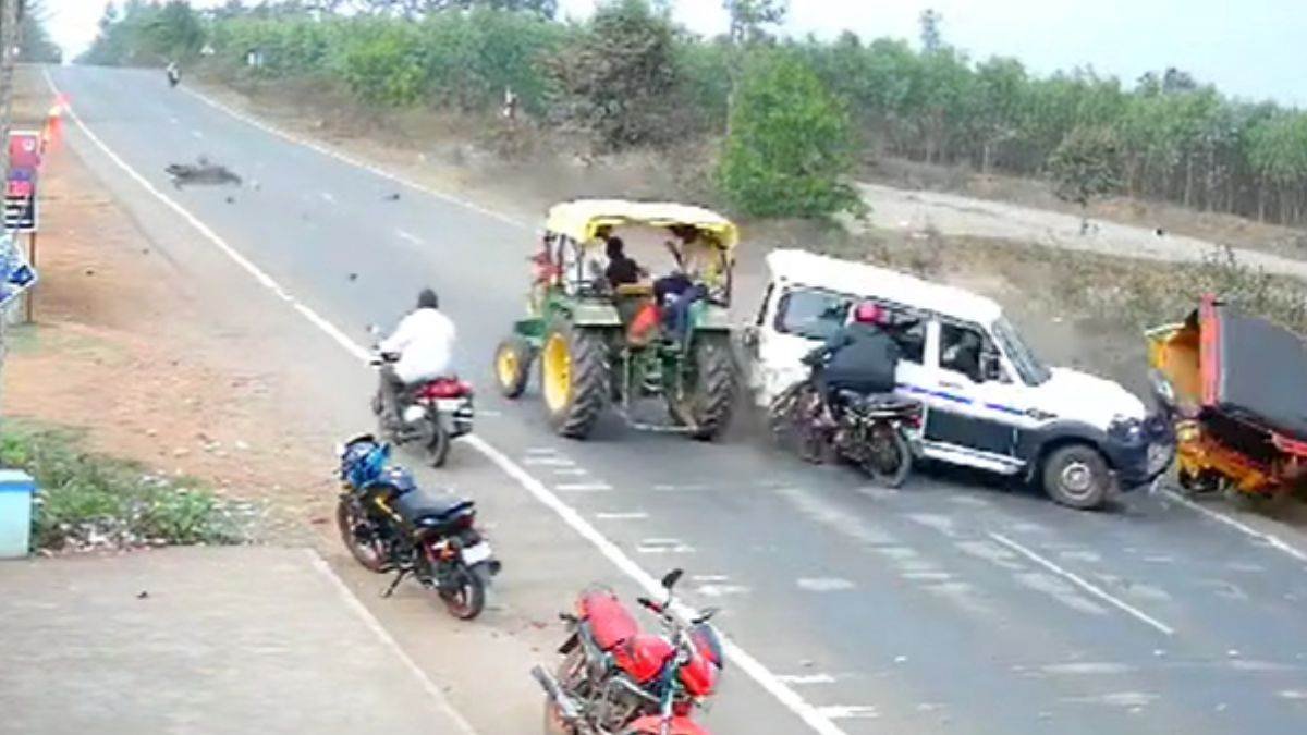 Road Accident भीषण सड़क हादसा 7 लोगों की मौत, 8 की हालत नाजुक 1 26 01 2024 road accident on chhattisgarh odisha