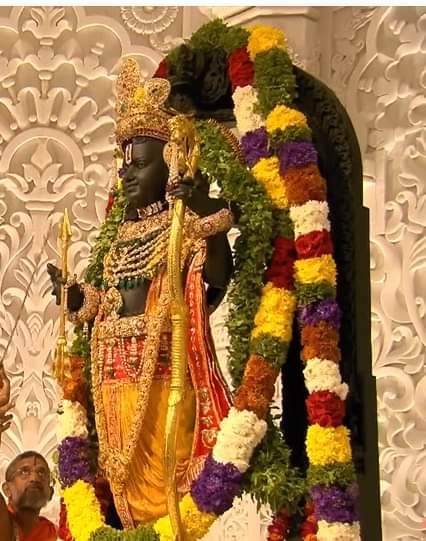 Ram Mandir Pran Pratishtha: राम लला की पहली झलक सामने आते ही धन्य हो गया जीवन, यहां देखिए फोटो-वीडियो 24 Ram Lala 3