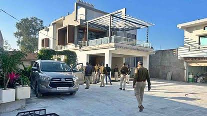 ED Raid बल्लन ने रीवा के पुष्पेन्द्र के साथ मिलकर फर्जी DD से लिया था शराब ठेका, शासन को लगा था 4 करोड़ का चूना, ED ने जप्त किए अहम दस्तावेज, हो सकते हैं कई बड़े खुलासे 22 images 26