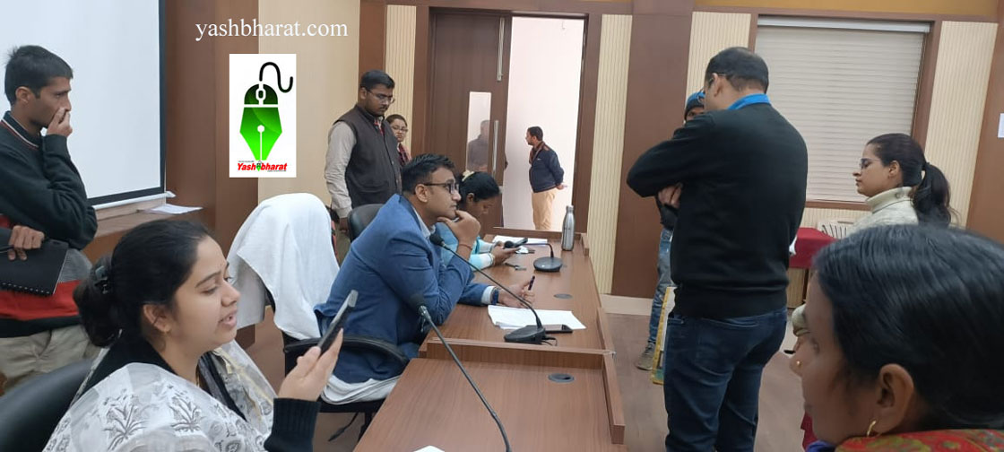 कटनी जनसुनवाई: अधिकारियों ने सुनी नागरिकों की समस्याएं 22 jansunwai katni
