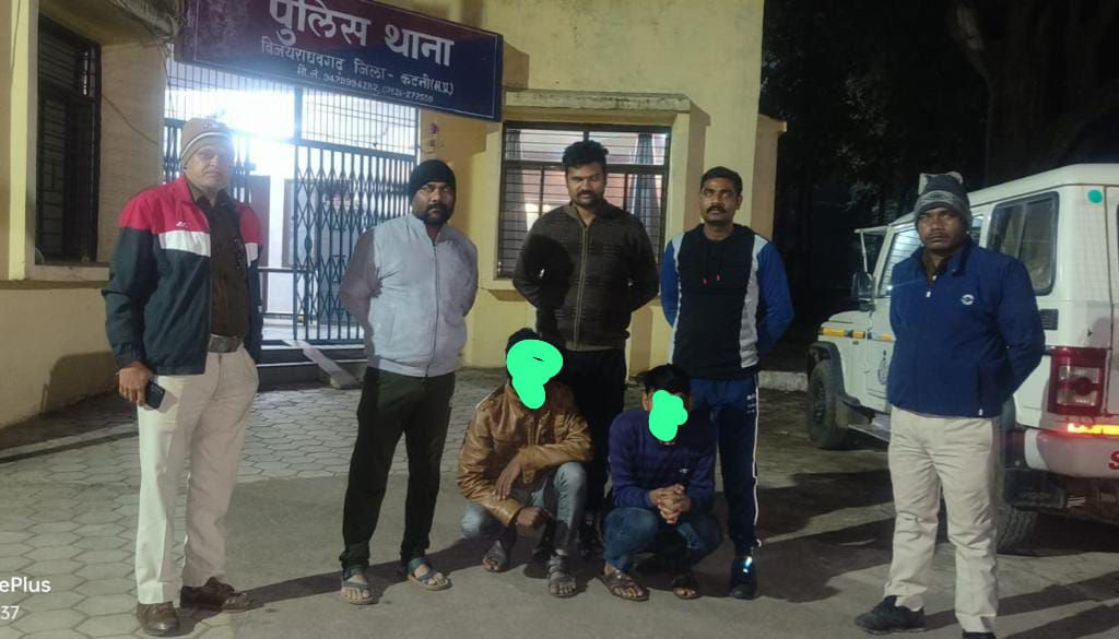 Crime नाबालिग बालिका को पत्नी बना कर रखा मरने से पहले दूसरे को बेच दिया, पांच-पांच हजार के ईनामी दो फरार आरोपी गिरफ्तार 22 wp 17052453951166030156348331699287