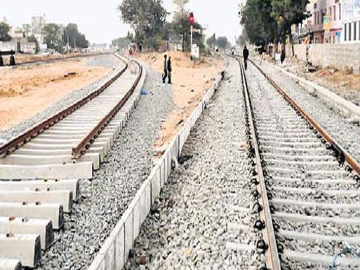 MP में 22 हजार करोड़ से बनेगी एमपी की ये रेलवे लाइन जमीन अधिग्रहण का काम 3 महीने बाद चालू होगा 1 MP में 22 हजार करोड़ से बनेगी एमपी की ये रेलवे लाइन जमीन अधिग्रहण का काम 3 महीने बाद चालू होगा
