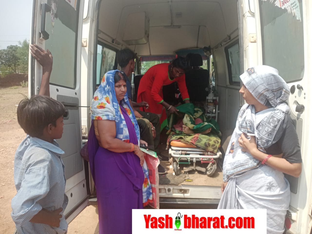 कलेक्टर की हाईरिस्क गर्भवती महिलाओं के परिजनों से विनम्र अपील इलाजरत प्रसूता को डाक्टर की बिना अनुमति न लें जायें घर 22 IMG 20240520 WA0015