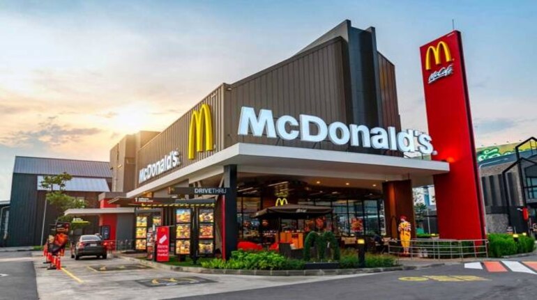 McDonald's: मुंबई में मैक्डोनाल्ड्स को बम से उड़ाने की धमकी 22 macdonald