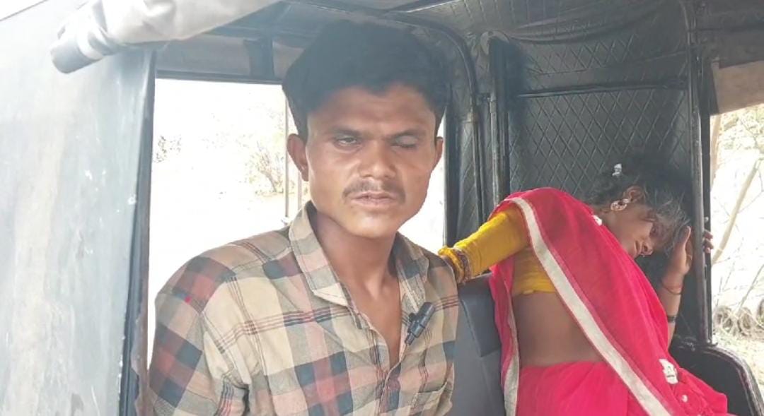 दमोह रेल स्टेशन क़े बाहर बैठी महिला व बच्चे क़े साथ अज्ञात व्यक्ति ने की मारपीट बच्चे की मौत 42 IMG 20240608 WA0026