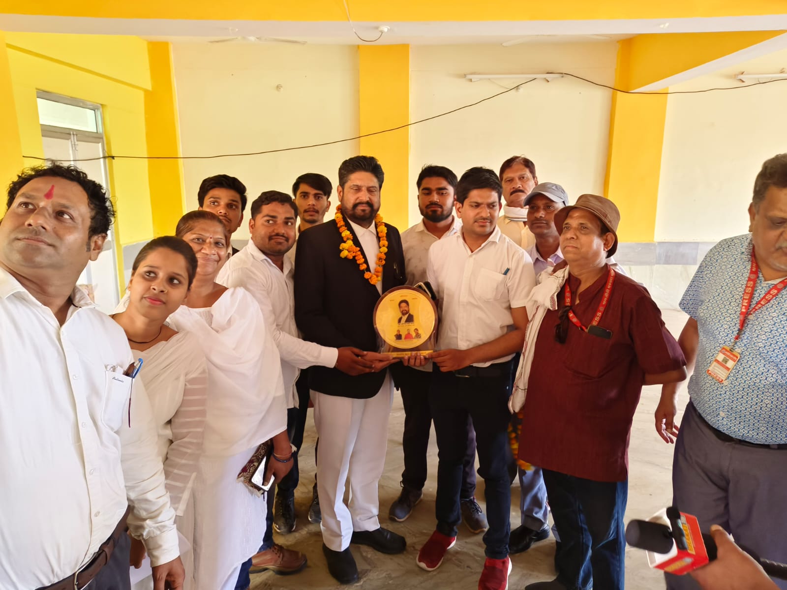 प्रदेश उपाध्यक्ष आर के सिंह सैनी का जिला अधिवक्ता कार्यालय में हुआ स्वागत, स्थानीय अधिवक्ताओं ने रखीं अपनी समस्याएं 22 IMG 20240613 WA0045