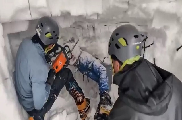 2024 7image 22 00 36637608000