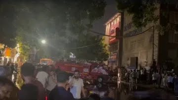 दिल्ली की राव IAS अकादमी के बेसमेंट में भरा पानी, 2 छात्राओं की मौत, कई छात्र फंसे 21 delhi 1 1722099468