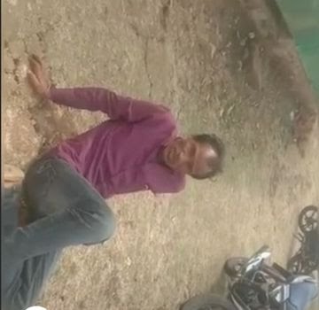 OMG खबर पढ़ कर सिर पकड़ लेंगे आप, 29 में से 15 शिक्षक शराब पीकर आते, 8 दो पत्नियों वाले, 8 सालों से गायब, एक तो कलेक्टर से ही भिड़ गए था, जनिए कहां हो रहा ये सब 24 dindori 2 1720442427