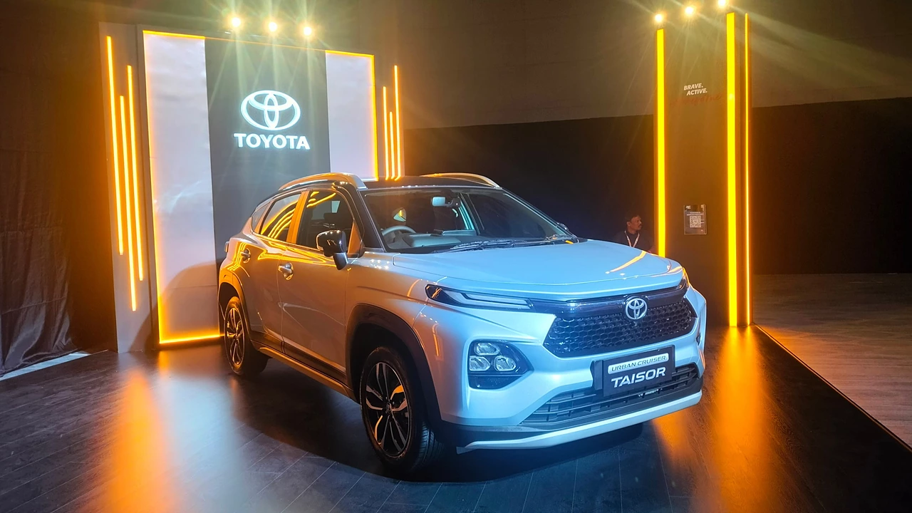 toyota taisor right front three quarter0