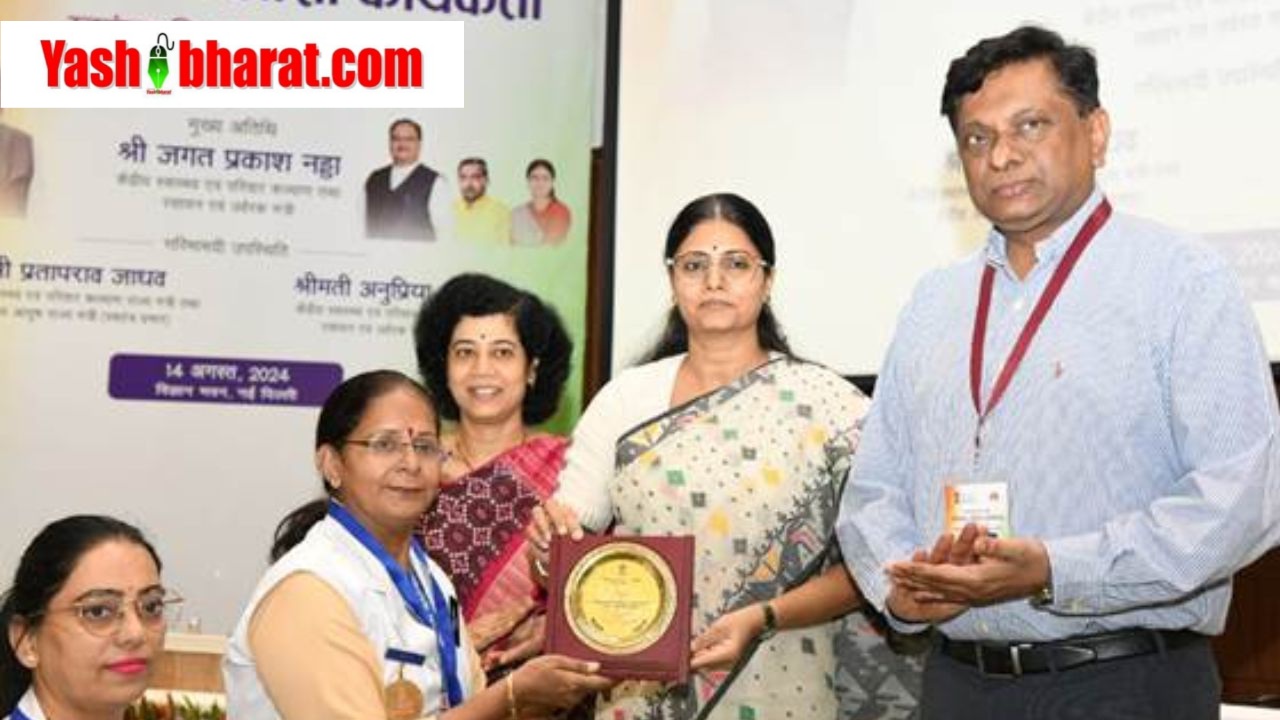 75 ashas and anms invited as special guests