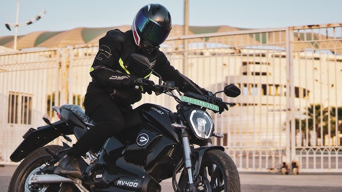 लाजवाब फीचर्स के साथ पॉपुलर हो रही Revolt RV400 Electric Bike, कम कीमत में मिलेगी जबरदस्त रेंज 21 Revolt RV400 Electric Bike