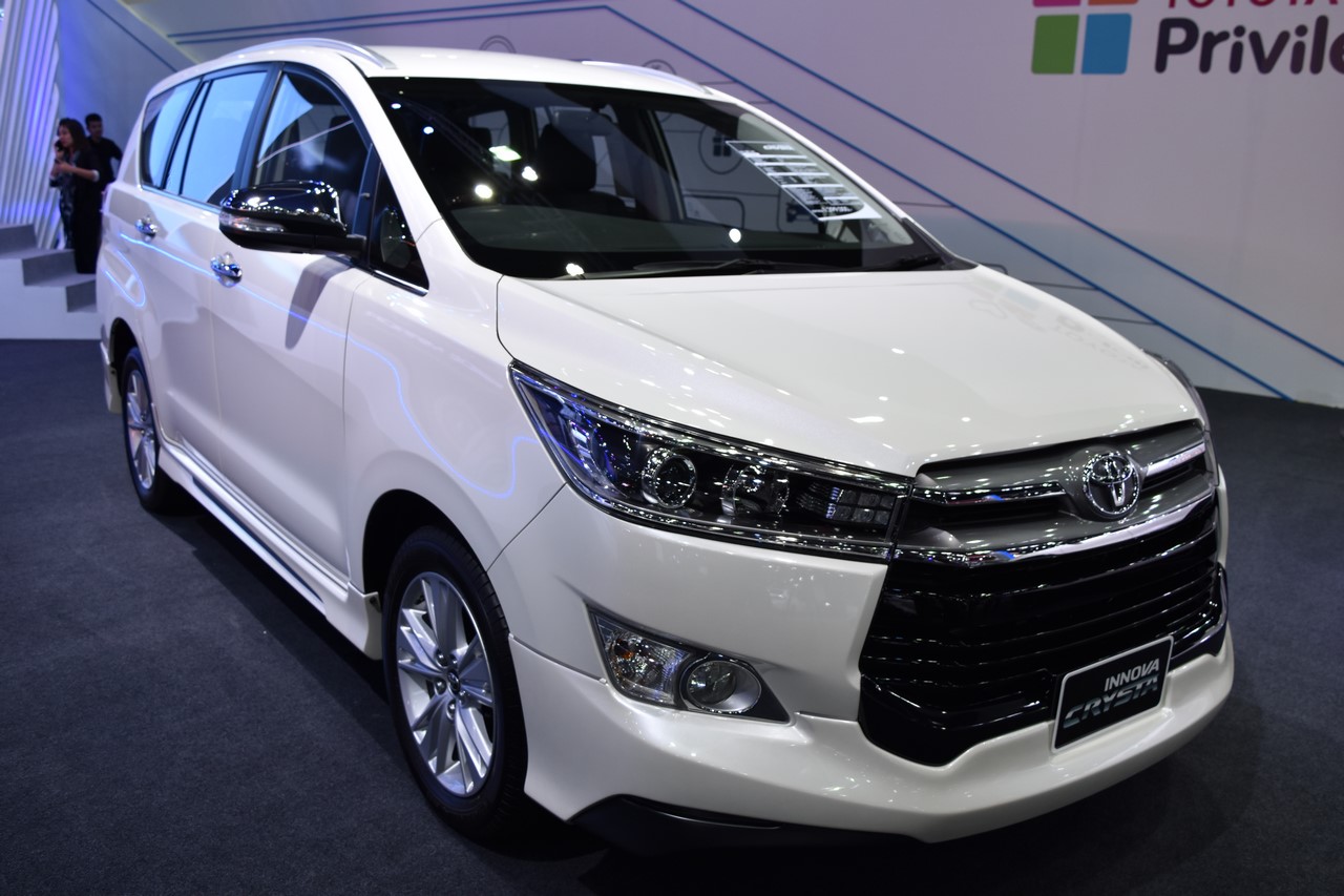 अपने दमदार लुक के कारण सभी को कर रही है अपना दीवाना , New Toyota Innova कार , जानें इसकी अन्य खासियत ? 21 Toyota Innova