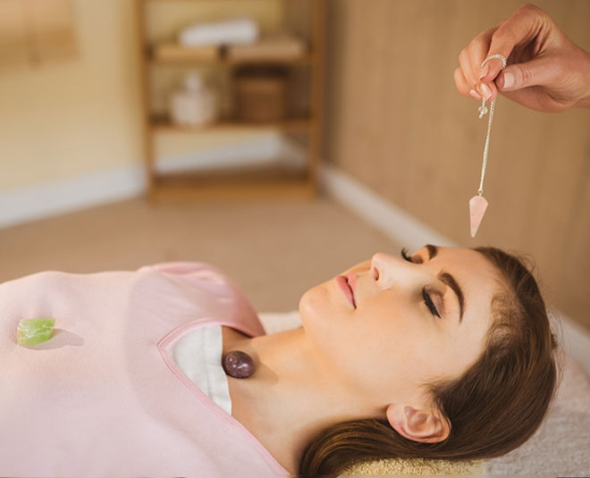 वैदिक काल में क्रिस्टल थैरेपी से ही लोगों का इलाज किया जाता था। आइए जानें इसके उपाय 22 crystals therapy inside3