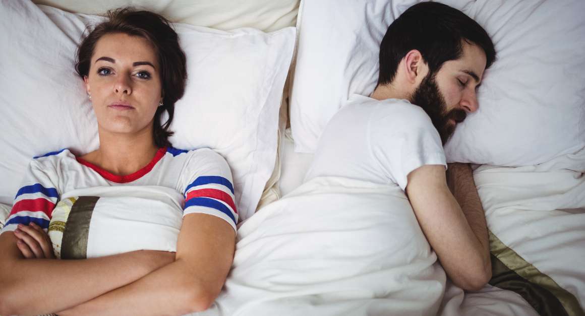 Sleep Divorce: अच्छी सेहत के लिए बढ़ रहा है 'स्लीप डिवोर्स' का चलन, क्या है सोशल-मीडिया पर चर्चित ये मुद्दा 42 sleep divorce