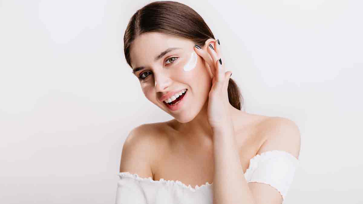 अगर आप इन छोटे-छोटे टिप्स को अपने तो आप अपनी स्किन का हाइड्रेशन लेवल बरकरार रख सकती है 22 vdvvvvvvvvvvvvvv