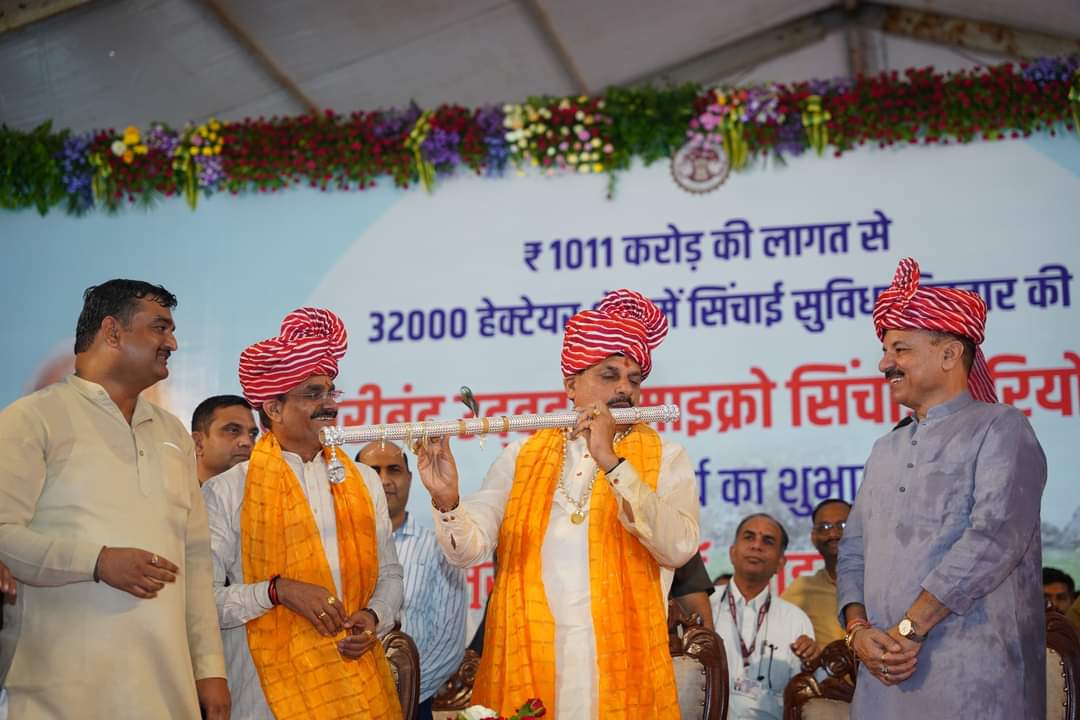सीएम मोहन ने बहोरीबंद में बजाई विकास की मुरली 22 IMG 20240912 WA0012