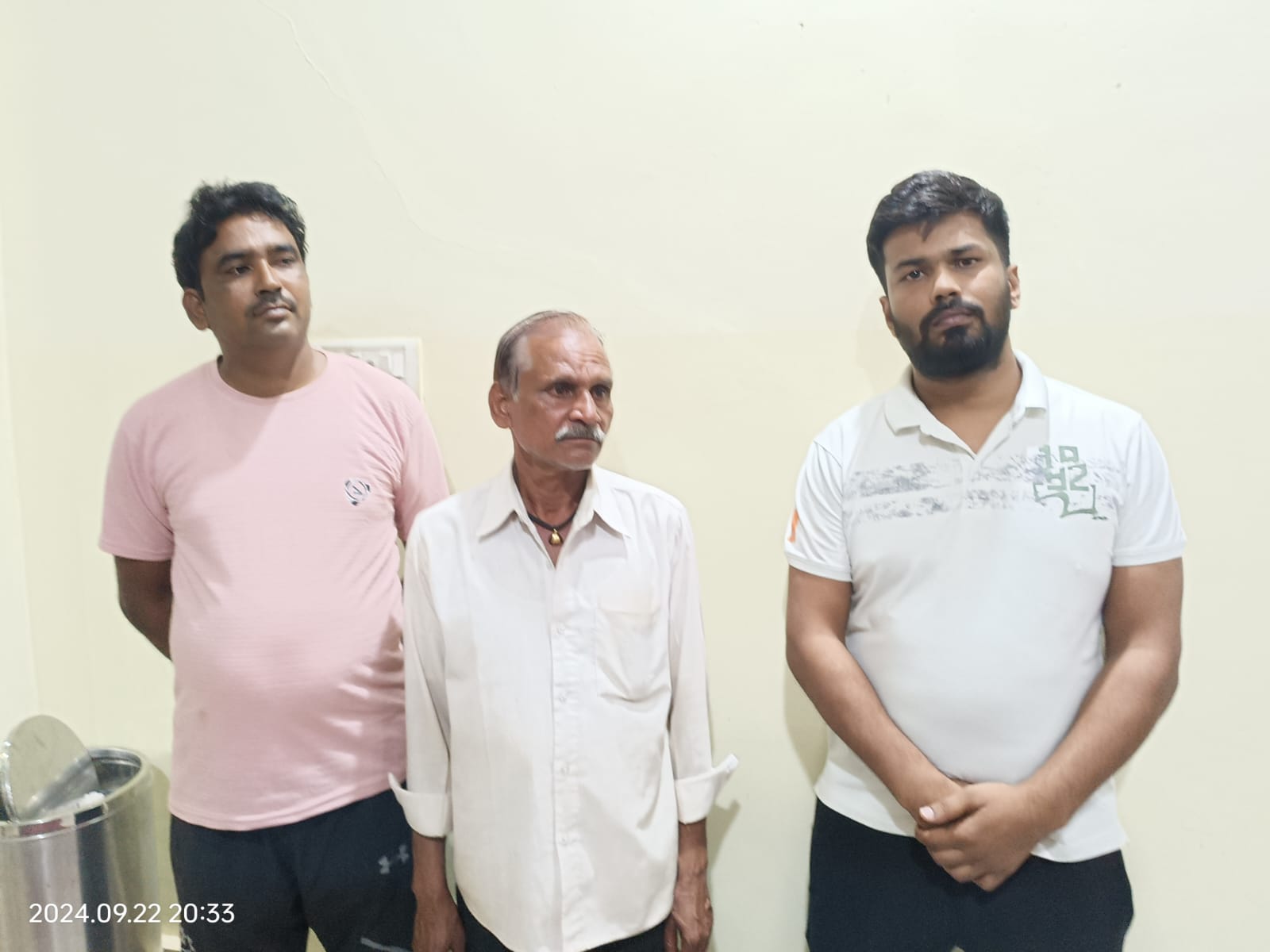 प्रारंभिक जांच में ही झूठी साबित हो रही शराब ठेकेदार के पुत्र पर अपहरण व मारपीट के आरोप वाली आदिवासी युवक की शिकायत, ये है पूरा मामला 22 IMG 20240922 WA0017