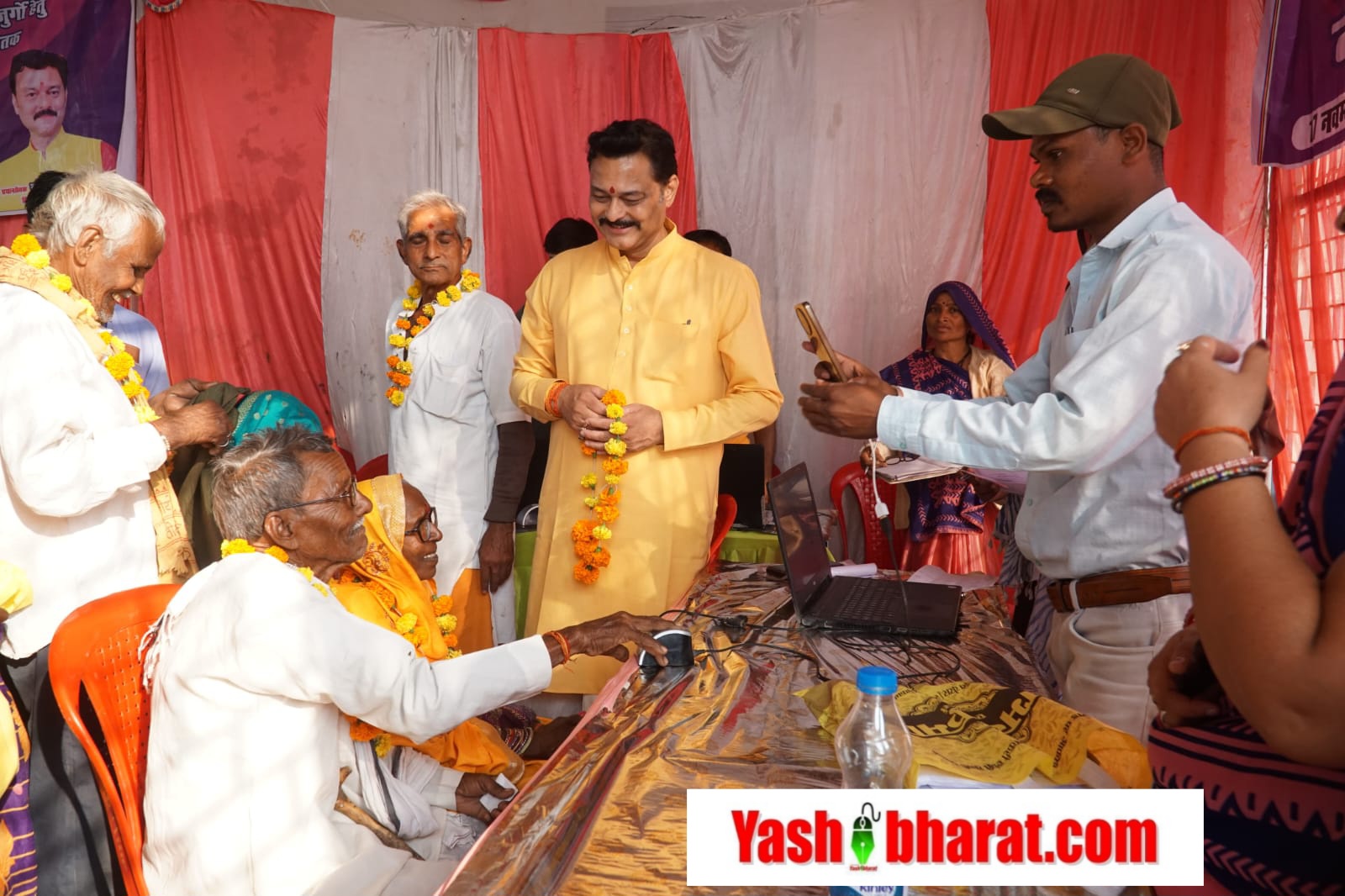 आयुष्मान कार्ड शिविर में पांच दिनों में 4 हज़ार बुजुर्गों के आयुष्मान कार्ड बने : संजय पाठक 26 IMG 20241117 WA0004