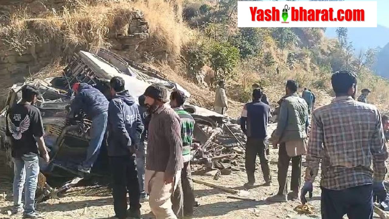 कुल्लू बस हादसा: 200 फीट गहरी खाई में गिरी बस, कई लोगों की मौत 42 bus