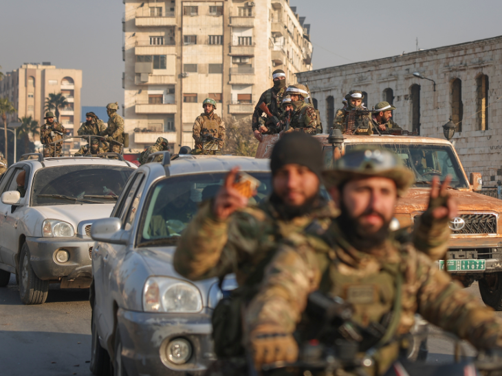 सीरिया: बशर की कालकोठरियों में बंद फांसी की सजा पाए कैदियों ने कई साल बाद देखा सूरज 22 siriya