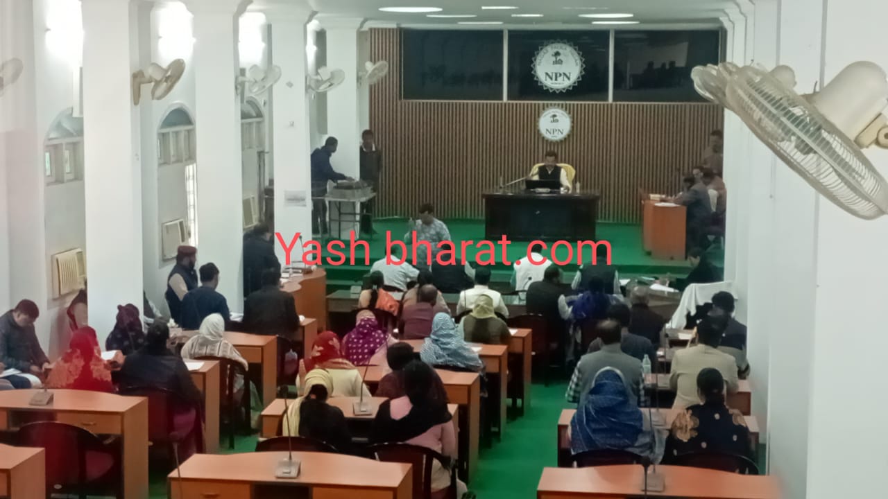 दो जनप्रतिनिधियों के बीच की लड़ाई में लटका जगन्नाथ चौक से घंटाघर तक सड़क निर्माण का मामला, आज फिर नगर निगम परिषद की बैठक में छाया रहा यह मुद्दा 22 IMG 20250120 WA0007