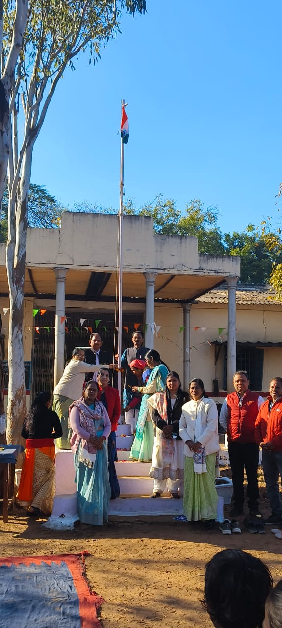 माध्यमिक शाला एन.के. जे.में 76वें गणतंत्र दिवस की धूम अदभुत, निराली और अत्यंत आकर्षक रही 22 IMG 20250126 WA0061